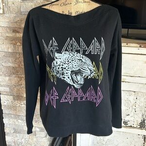 Def Leppard black graphic leopard boatneck sweatshirt rock band sweatshirt